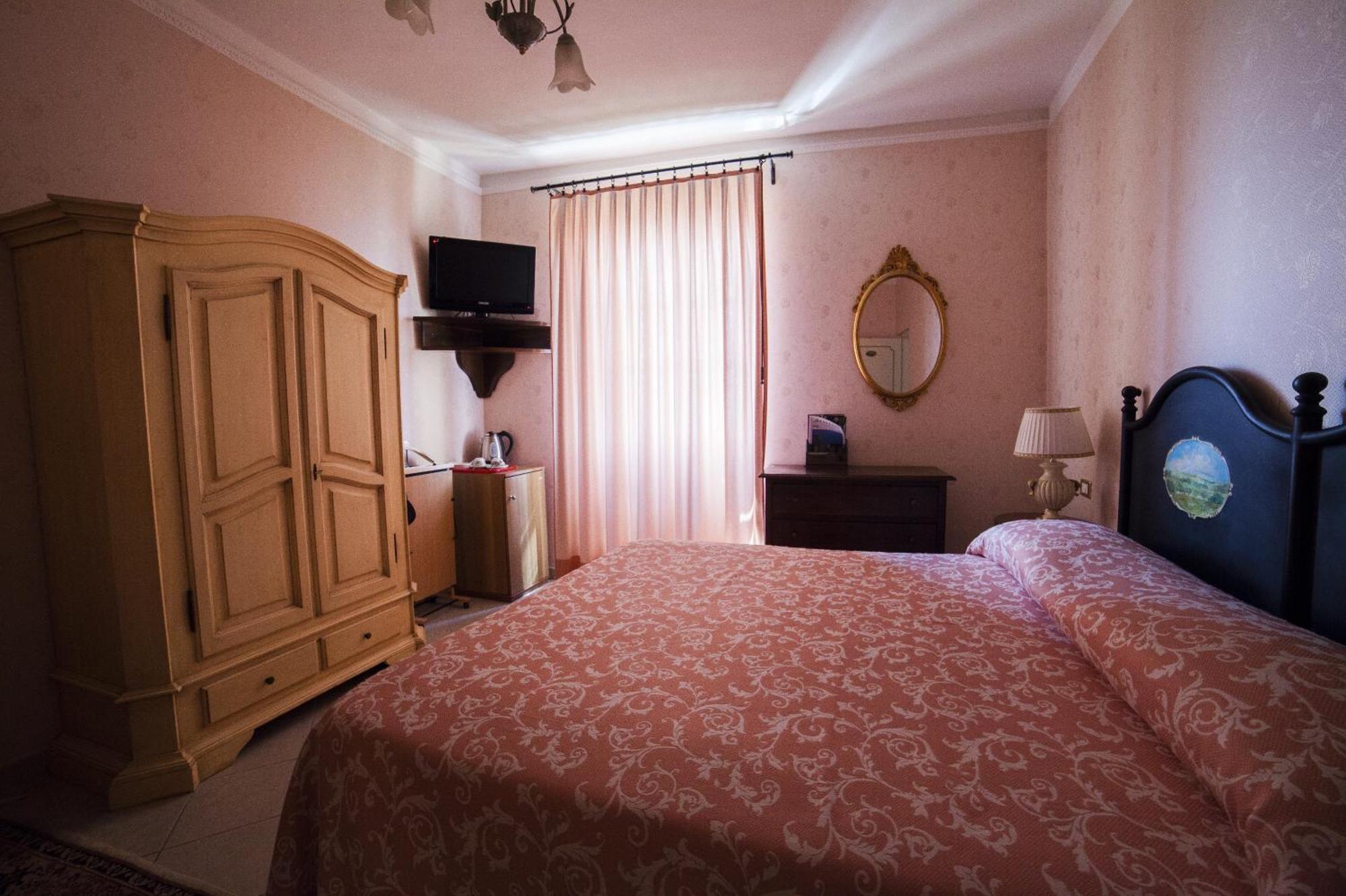 La Luma Hotel Montecosaro  Стая снимка