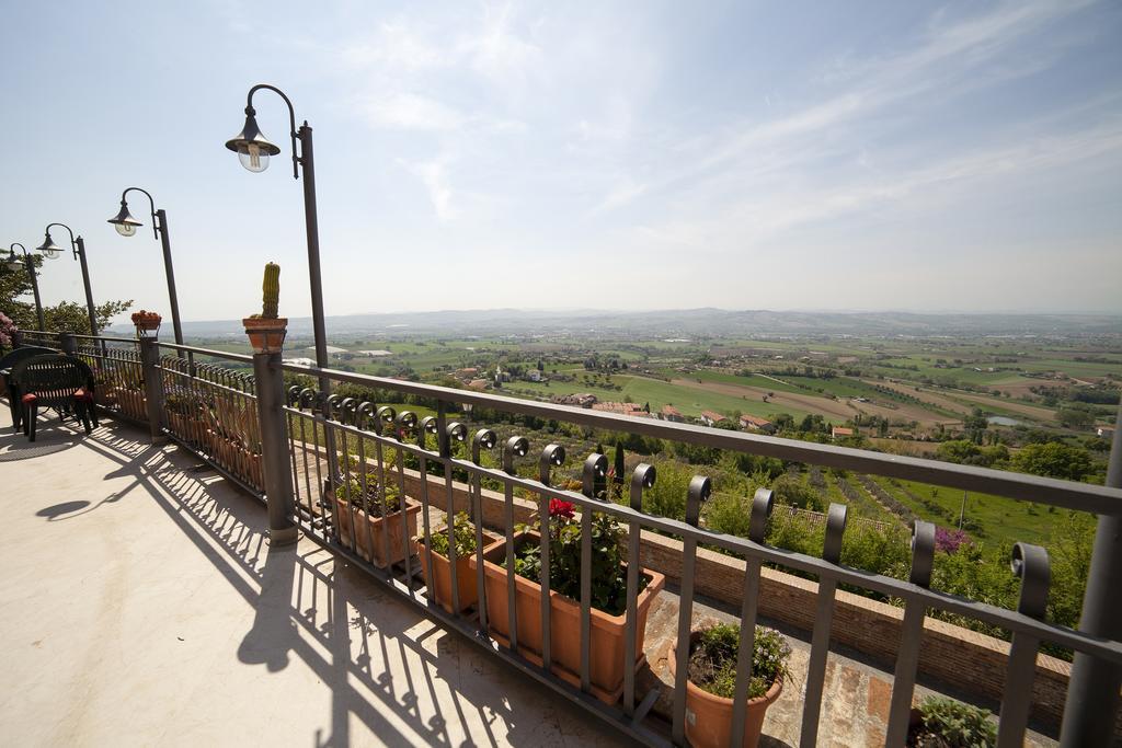 La Luma Hotel Montecosaro  Екстериор снимка