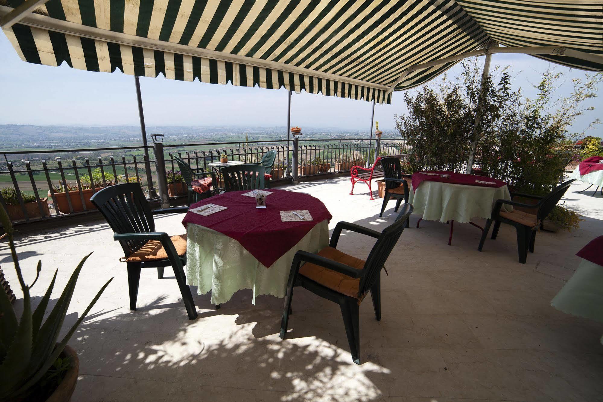 La Luma Hotel Montecosaro  Екстериор снимка