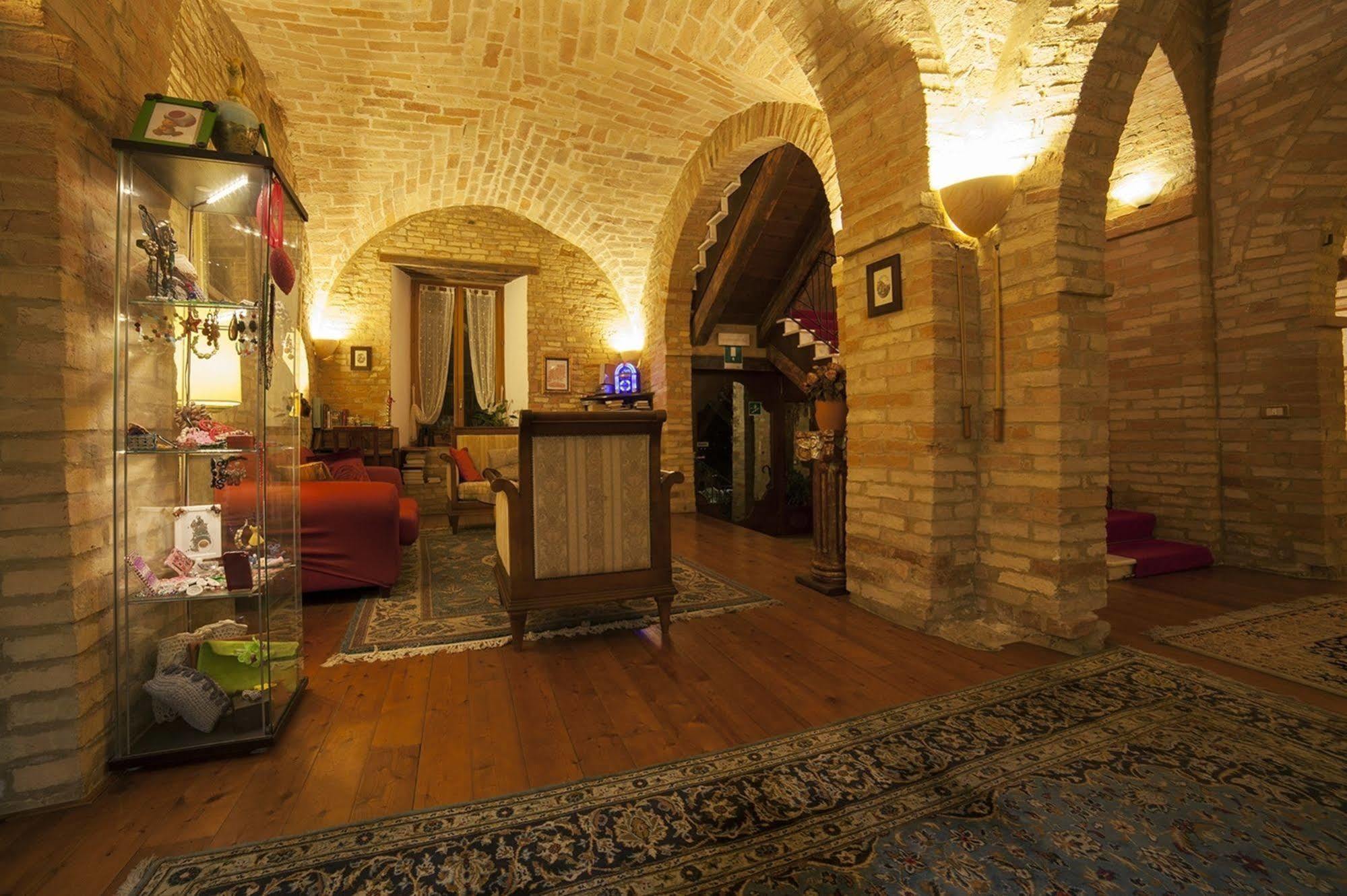 La Luma Hotel Montecosaro  Екстериор снимка